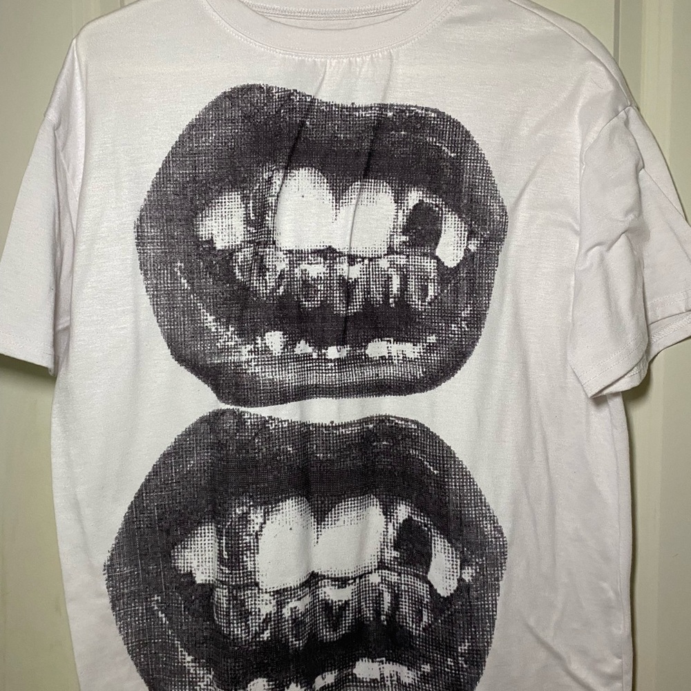 Graphic White Mouth T-Shirt